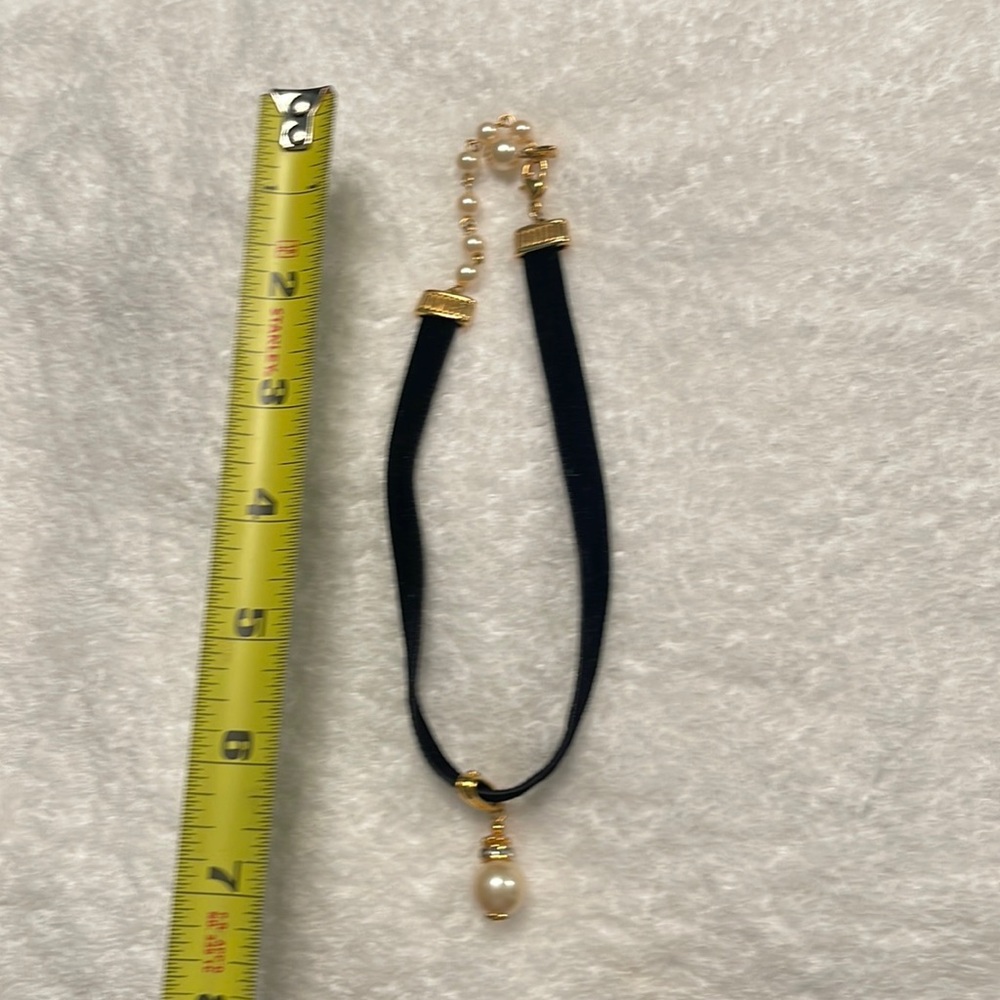 Talbot choker necklace